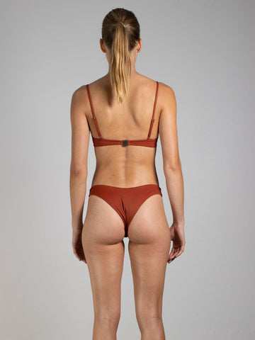 Eve bikini bottom v-shaped briefs in rust